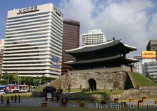 Seoul: Namdaemun by day