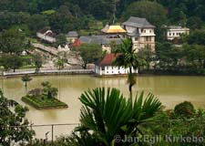 Kandy: Kandy Lake and Temple of the Tooth